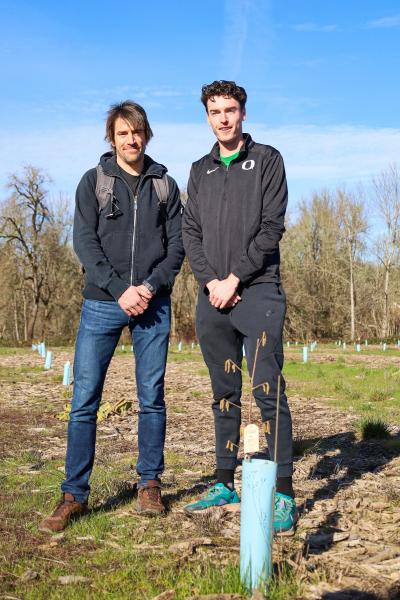 Ben Blankenship con el atleta de Fast Forest, Jackson Mestler